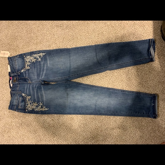 Size 8 jeans. New with tags! - Picture 7 of 8
